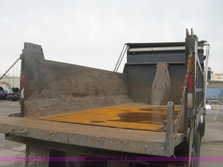 image for item K2929 2008 Peterbilt 340 dump truck