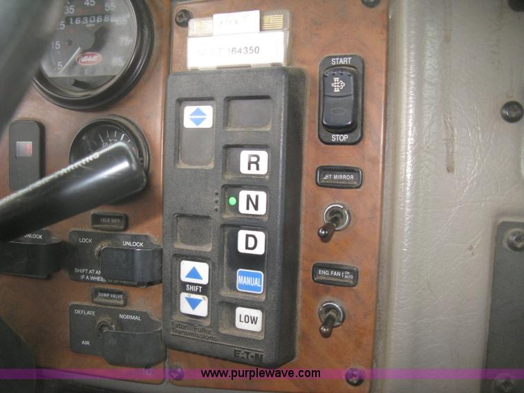 image for item K2929 2008 Peterbilt 340 dump truck