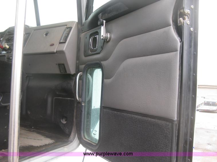 image for item K2929 2008 Peterbilt 340 dump truck