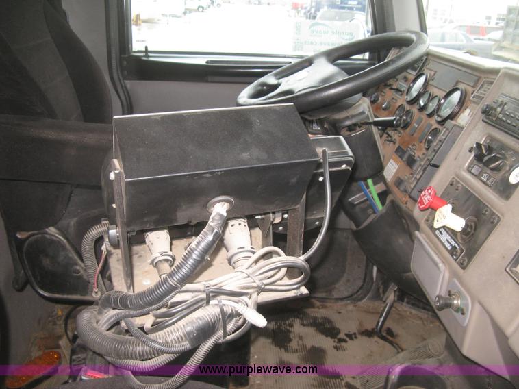 image for item K2929 2008 Peterbilt 340 dump truck