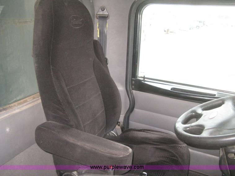 image for item K2929 2008 Peterbilt 340 dump truck