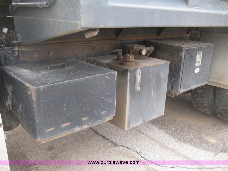 image for item K2929 2008 Peterbilt 340 dump truck