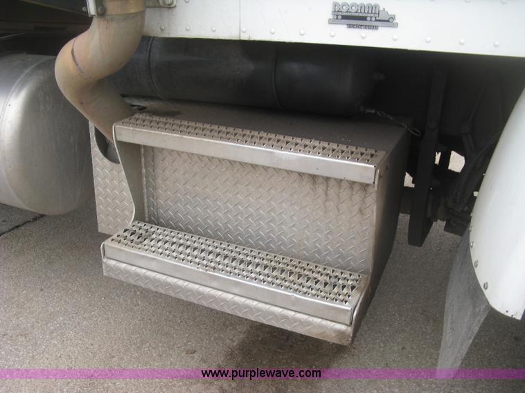 image for item K2929 2008 Peterbilt 340 dump truck