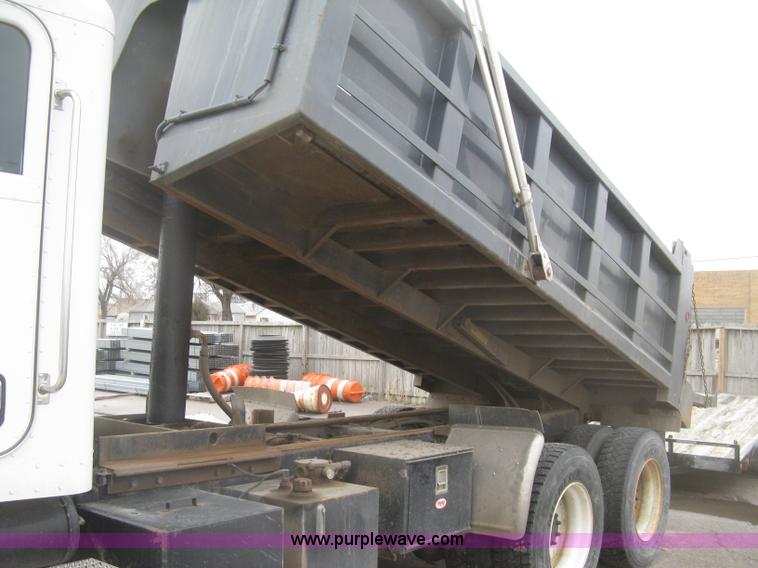 image for item K2929 2008 Peterbilt 340 dump truck