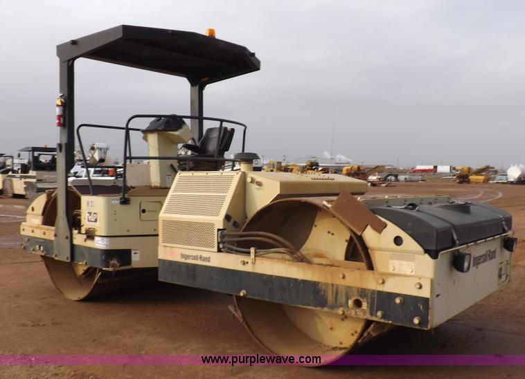 image for item K3224 Ingersoll Rand DD130 vibratory roller