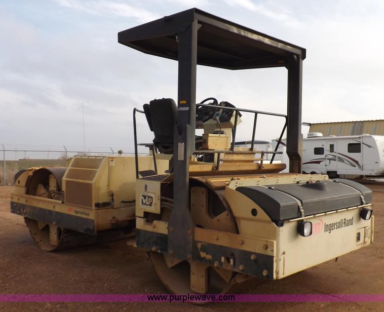 image for item K3224 Ingersoll Rand DD130 vibratory roller