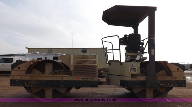 image for item K3224 Ingersoll Rand DD130 vibratory roller