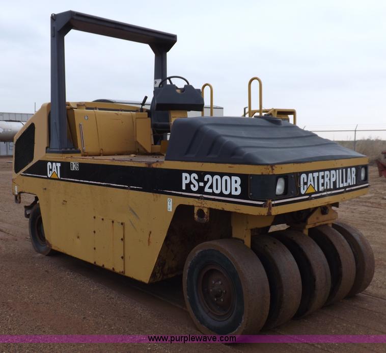 image for item K3225 Caterpillar PS200B pneumatic roller