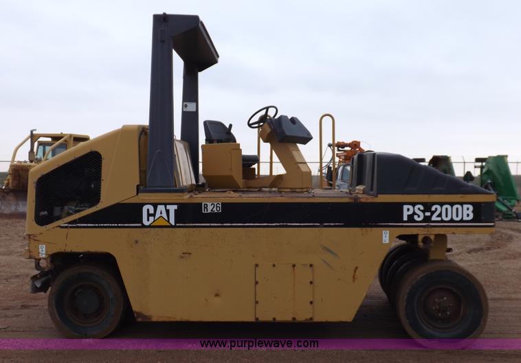 image for item K3225 Caterpillar PS200B pneumatic roller
