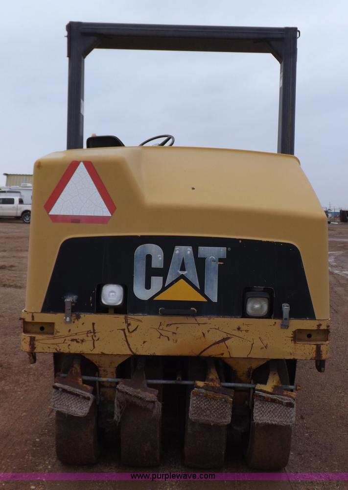 image for item K3225 Caterpillar PS200B pneumatic roller