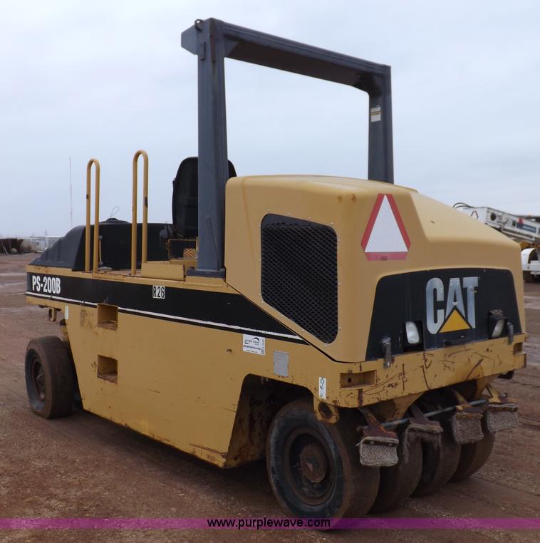 image for item K3225 Caterpillar PS200B pneumatic roller