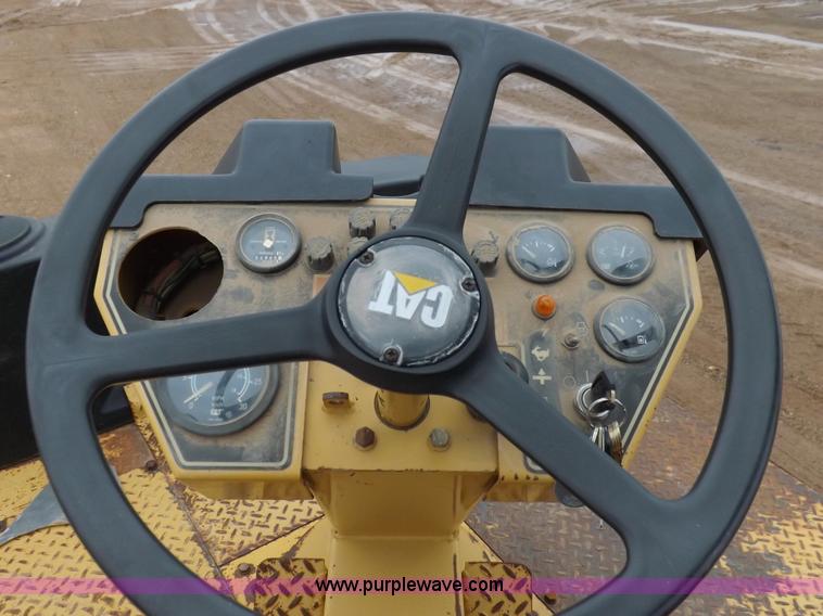 image for item K3225 Caterpillar PS200B pneumatic roller