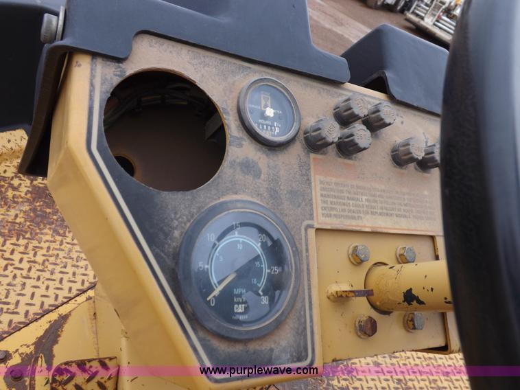 image for item K3225 Caterpillar PS200B pneumatic roller