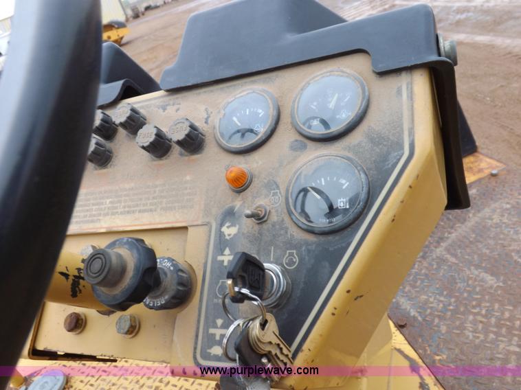 image for item K3225 Caterpillar PS200B pneumatic roller