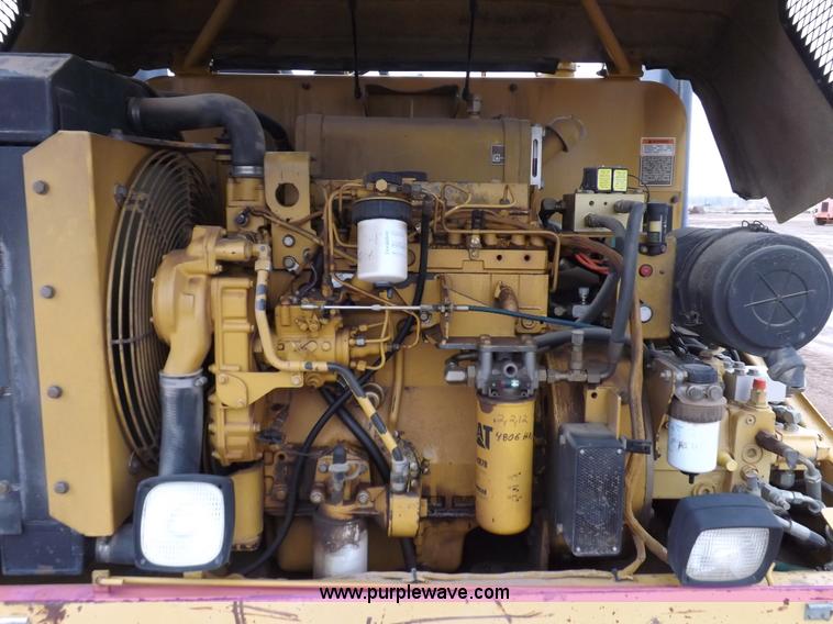 image for item K3225 Caterpillar PS200B pneumatic roller