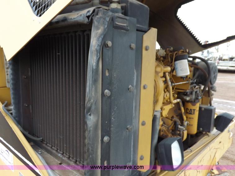 image for item K3225 Caterpillar PS200B pneumatic roller