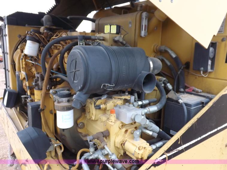 image for item K3225 Caterpillar PS200B pneumatic roller