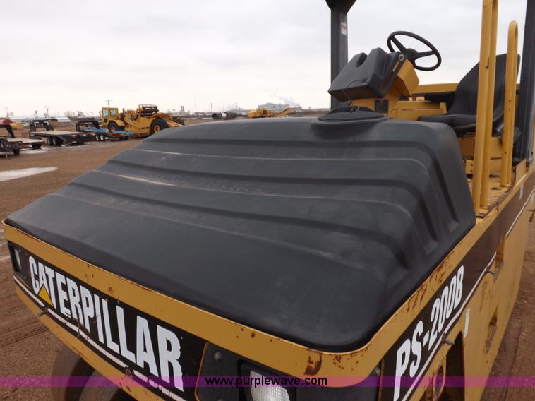 image for item K3225 Caterpillar PS200B pneumatic roller