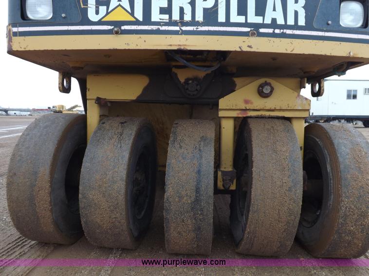 image for item K3225 Caterpillar PS200B pneumatic roller