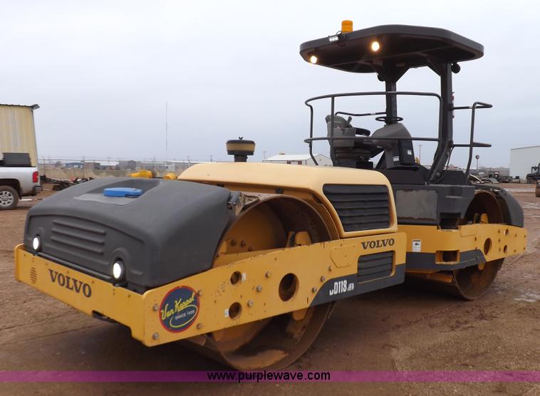 image for item K3226 2008 Volvo DD118HFA vibratory roller