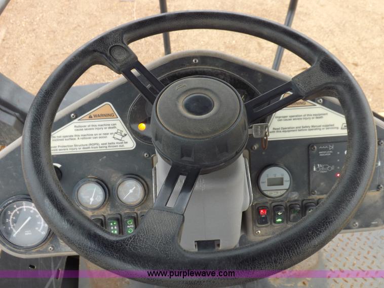 image for item K3226 2008 Volvo DD118HFA vibratory roller