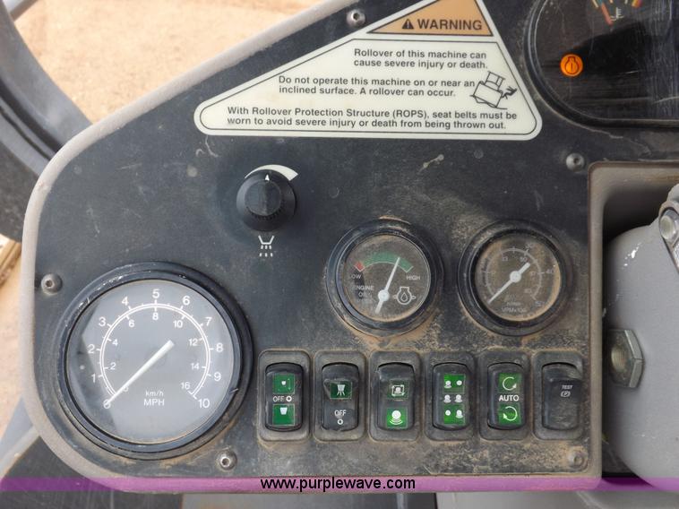 image for item K3226 2008 Volvo DD118HFA vibratory roller