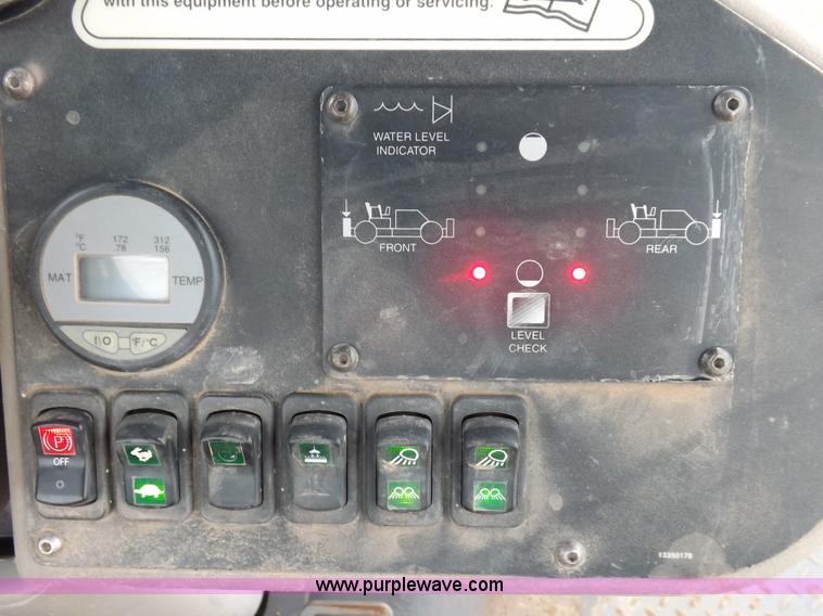 image for item K3226 2008 Volvo DD118HFA vibratory roller