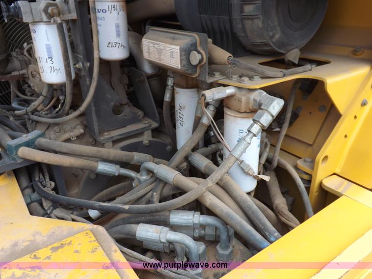 image for item K3226 2008 Volvo DD118HFA vibratory roller