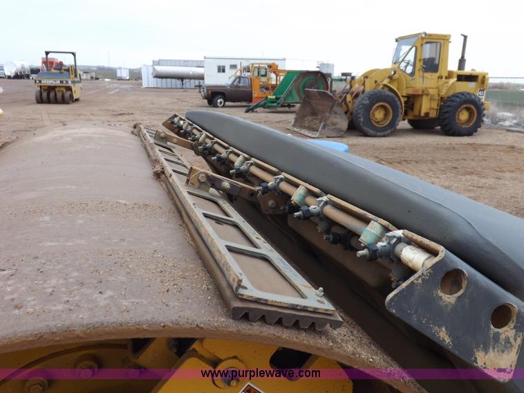 image for item K3226 2008 Volvo DD118HFA vibratory roller