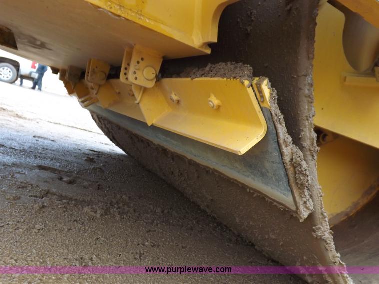 image for item K3226 2008 Volvo DD118HFA vibratory roller