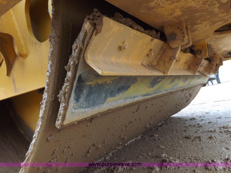 image for item K3226 2008 Volvo DD118HFA vibratory roller