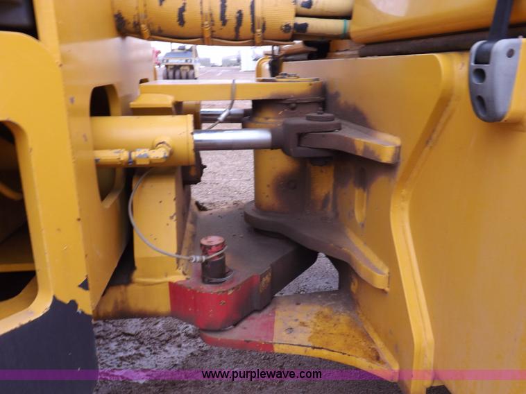 image for item K3226 2008 Volvo DD118HFA vibratory roller