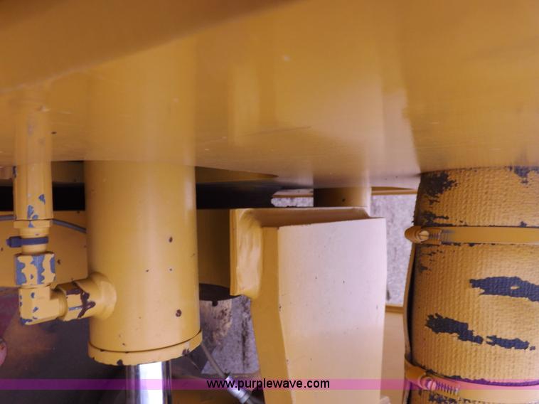 image for item K3226 2008 Volvo DD118HFA vibratory roller