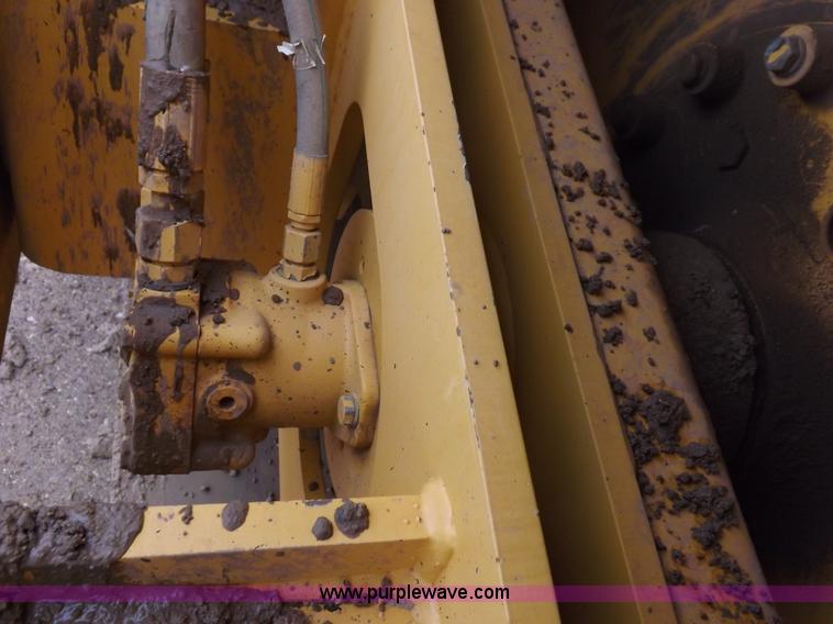 image for item K3226 2008 Volvo DD118HFA vibratory roller