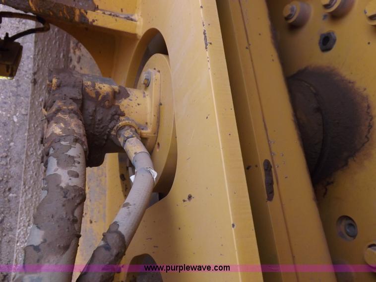 image for item K3226 2008 Volvo DD118HFA vibratory roller