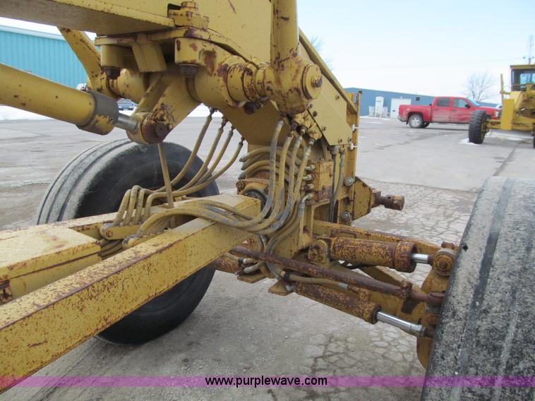 image for item K5500 1984 Caterpillar 140G articulated motor grader