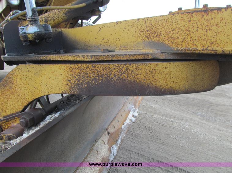 image for item K5500 1984 Caterpillar 140G articulated motor grader