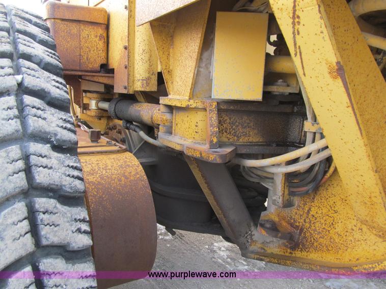 image for item K5500 1984 Caterpillar 140G articulated motor grader