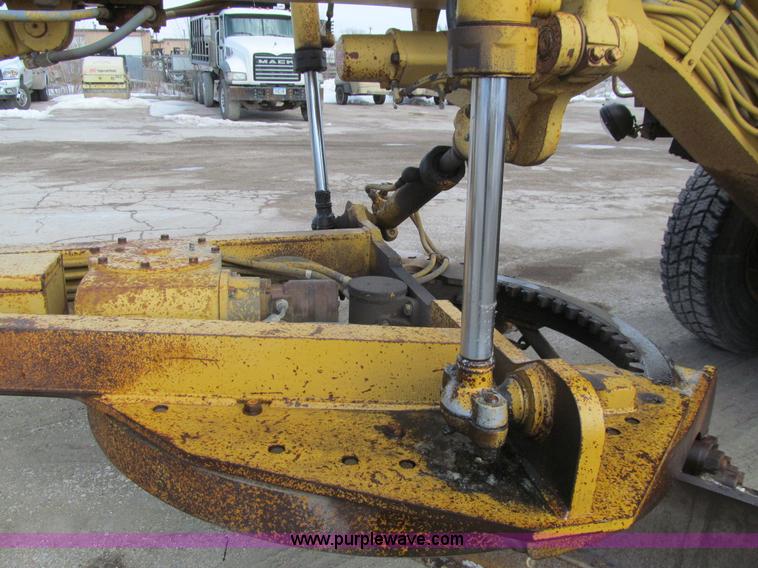 image for item K5500 1984 Caterpillar 140G articulated motor grader