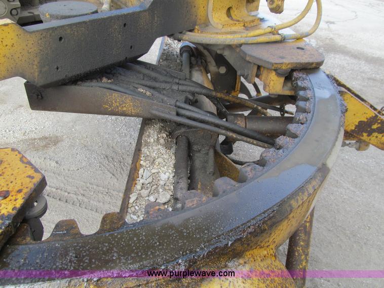 image for item K5500 1984 Caterpillar 140G articulated motor grader