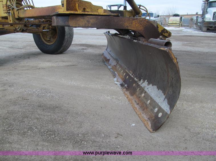 image for item K5500 1984 Caterpillar 140G articulated motor grader