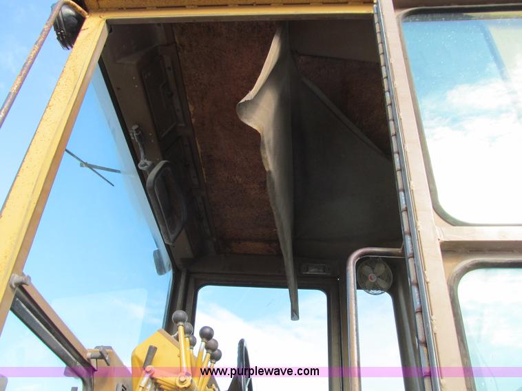 image for item K5500 1984 Caterpillar 140G articulated motor grader