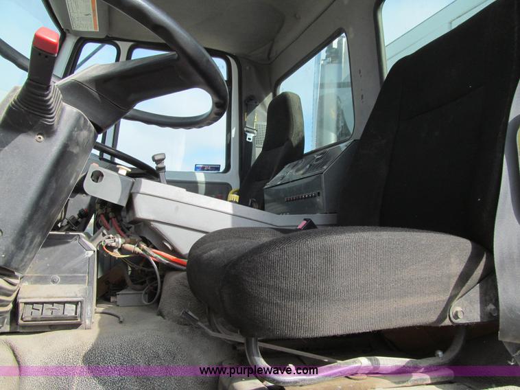 image for item K5503 2003 Elgin Eagle Series F sweeper