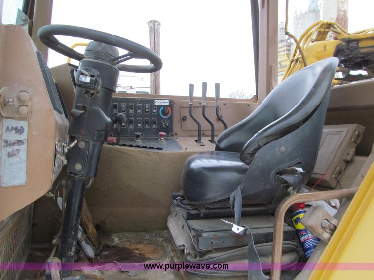 image for item K5510 1998 Caterpillar 613C Series II elevating scraper