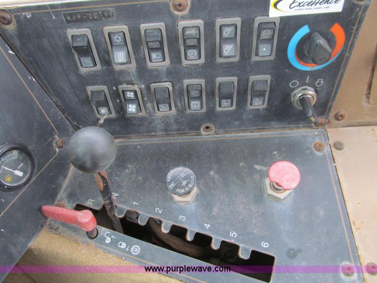 image for item K5510 1998 Caterpillar 613C Series II elevating scraper