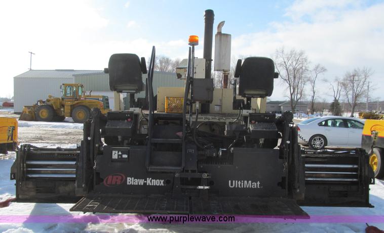 image for item K5513 2005 Ingersoll Rand PF4410 asphalt paver