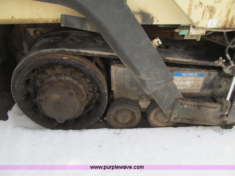 image for item K5513 2005 Ingersoll Rand PF4410 asphalt paver