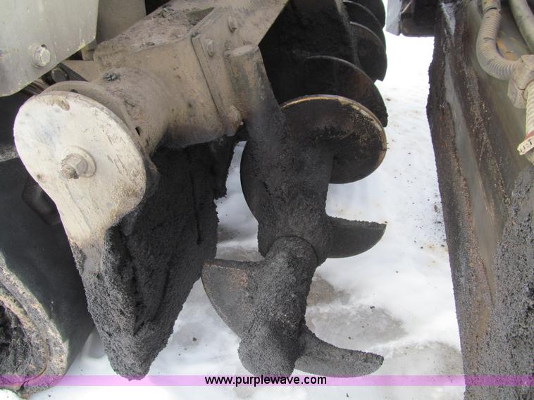 image for item K5513 2005 Ingersoll Rand PF4410 asphalt paver