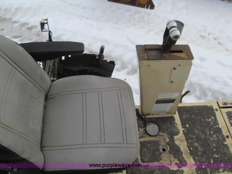 image for item K5513 2005 Ingersoll Rand PF4410 asphalt paver