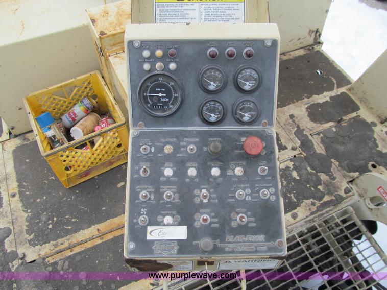 image for item K5513 2005 Ingersoll Rand PF4410 asphalt paver